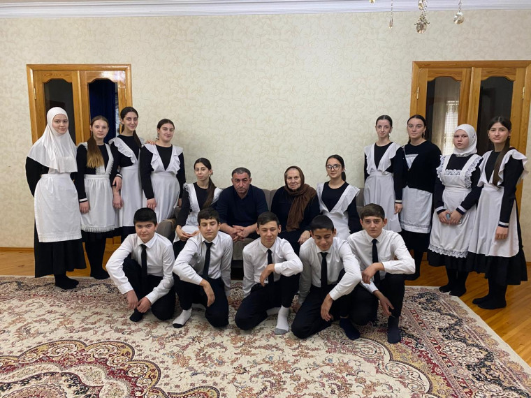 Встреча учащихся 9В класса с Хасболатовым Шихмурдином, участником СВО..